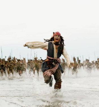 jack-sparrow-being-chased.jpg